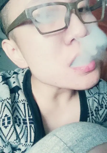 木讷少年，的主播照片