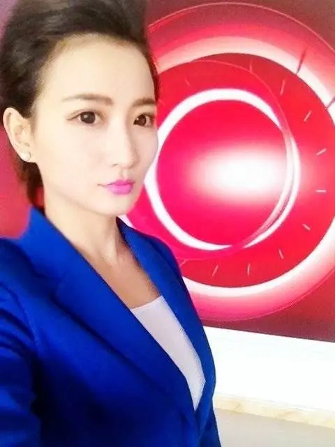连少爷的主播照片