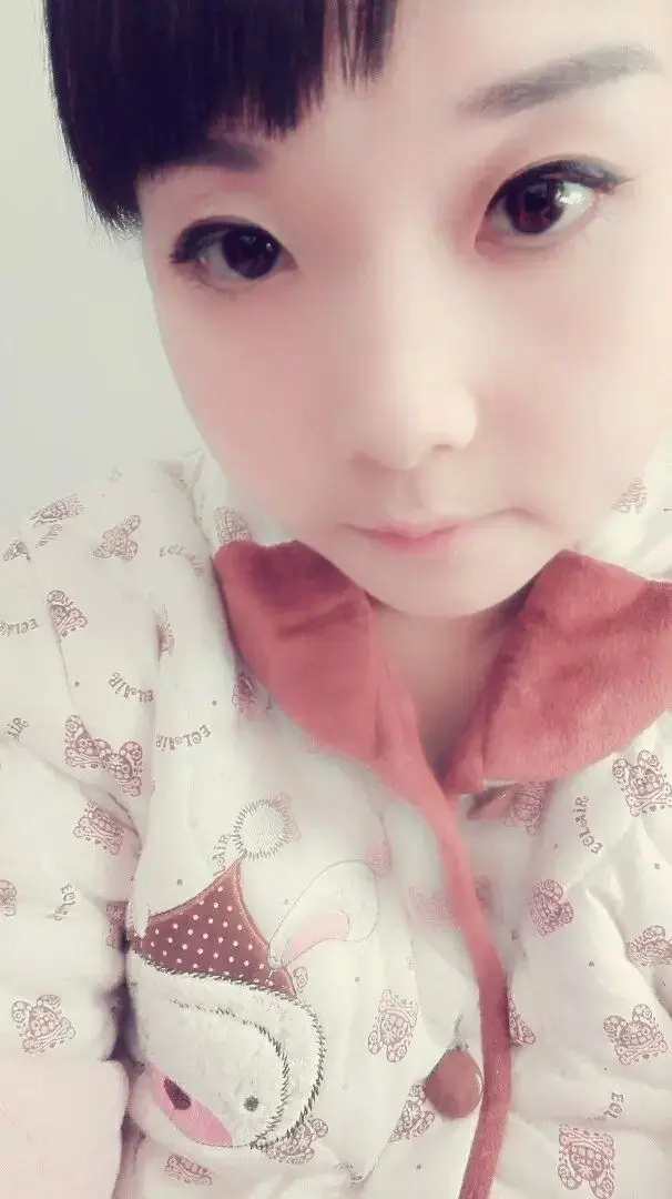 ︶ㄣ冷面娇娃╰ゝ玲儿的主播照片