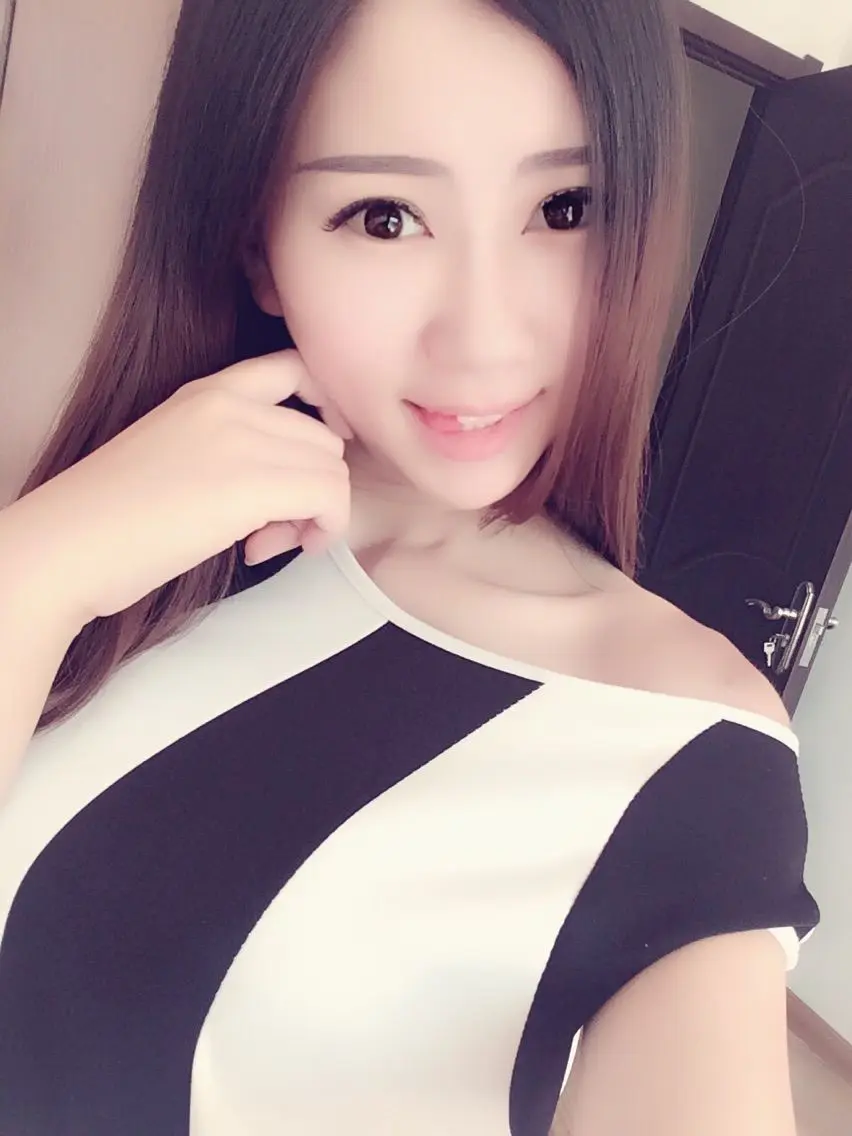 シ小雨丶Jenny的主播照片