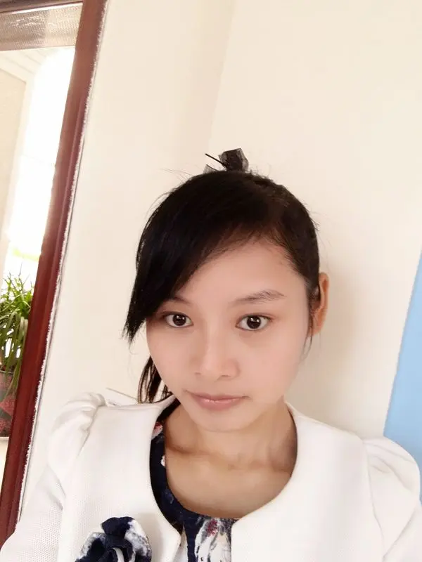 小熙微尘的主播海报