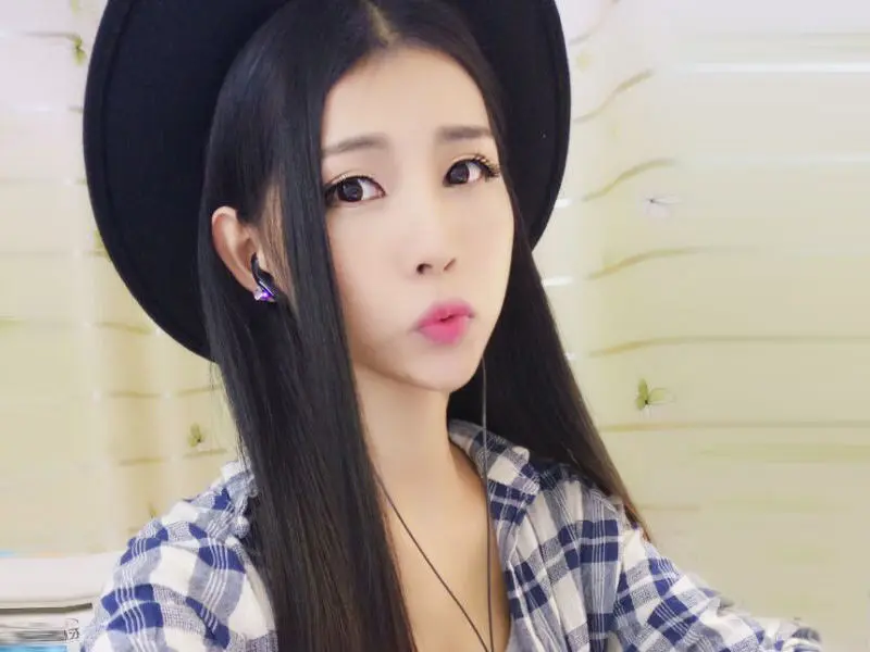 昵称违规，请重新修改的主播海报