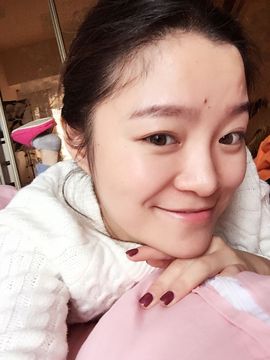 嘻嘻妹儿主播照片