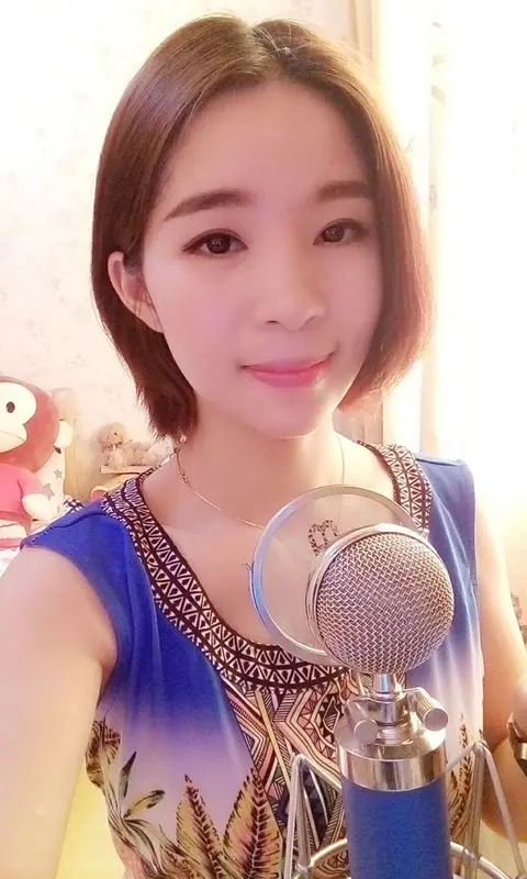 小涵✌️👣的主播海报