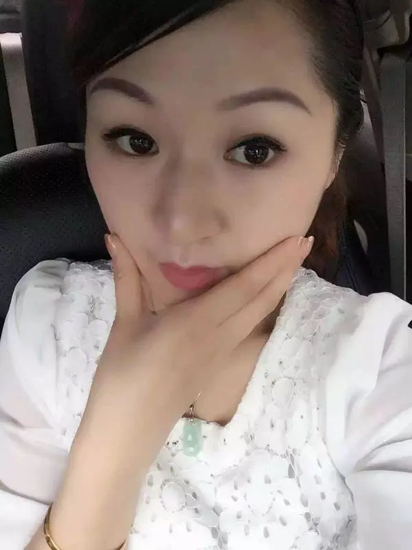 ☆Easy↗小情人的主播海报