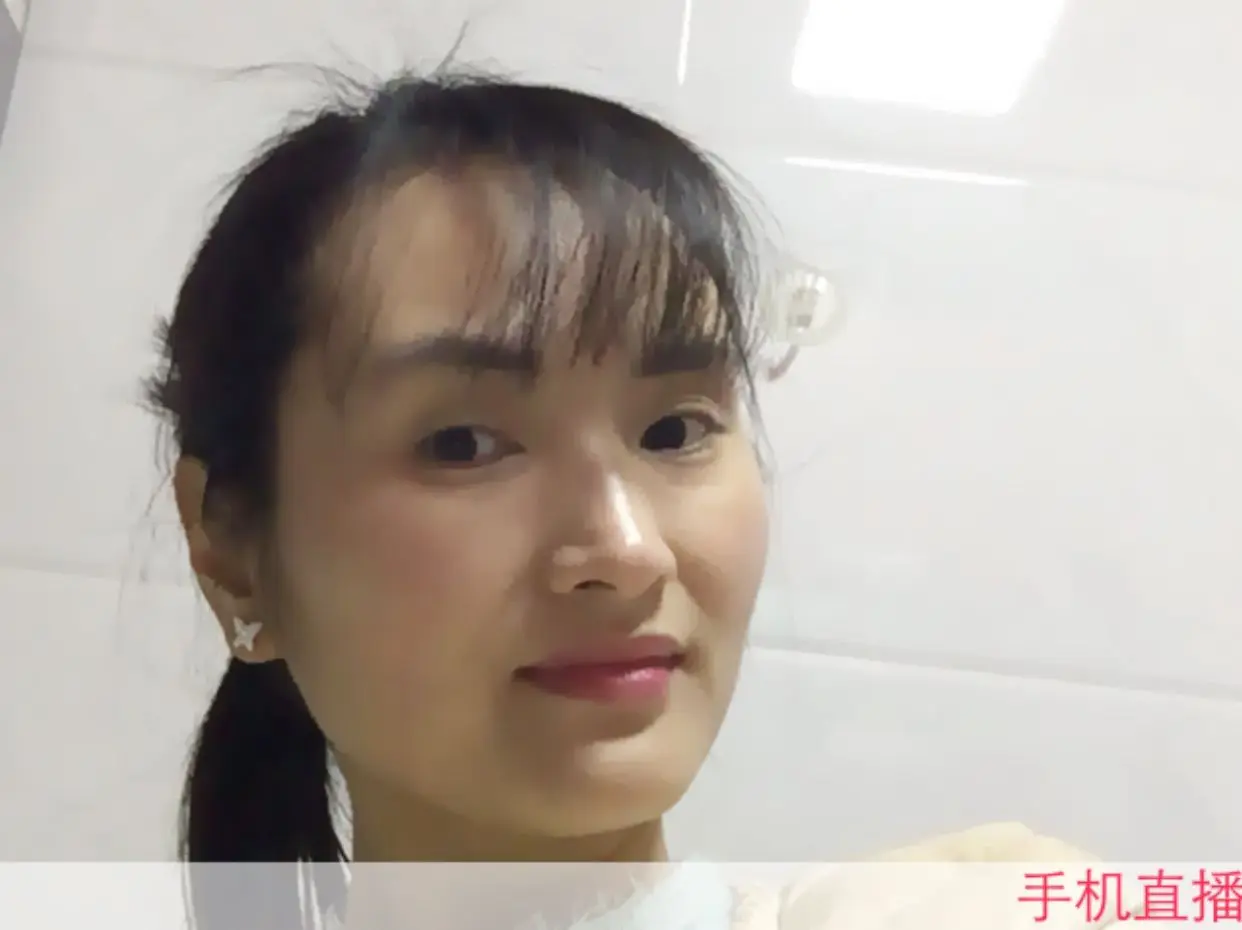 那年春天花正开9arsuy的主播照片