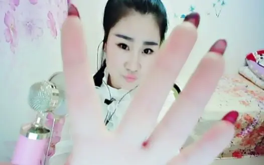 😁小瓶盖的主播照片