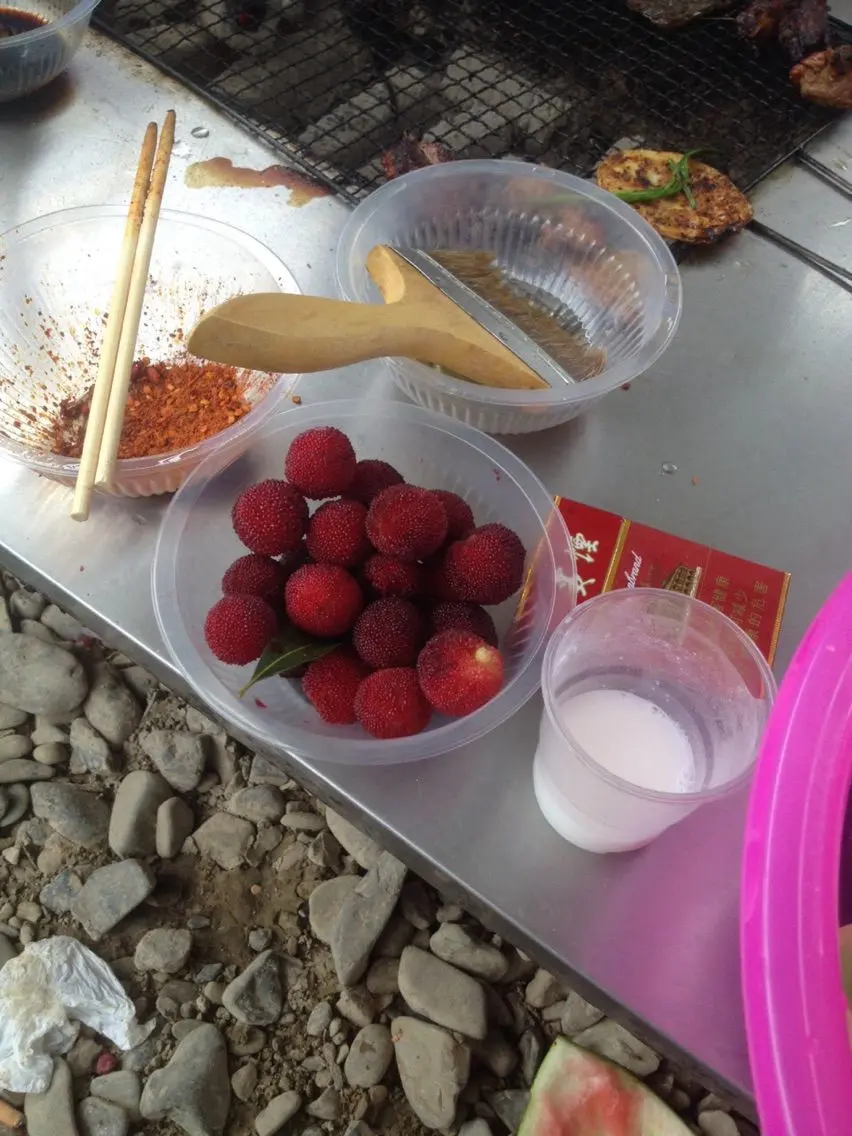 歌手罗小美的主播照片