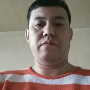 跟家，小伙$戝拽