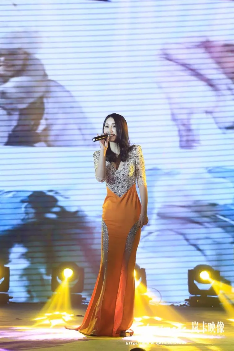 ︶￣曲美骄阳❤的主播照片