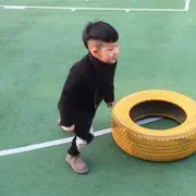 。刘德华。