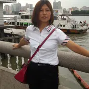 荷溢清流