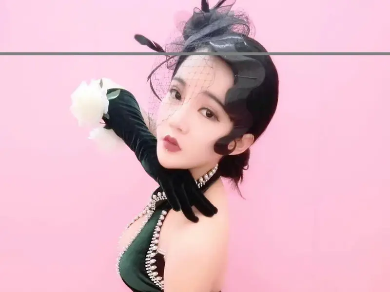 DJ小灰机🎀的主播海报