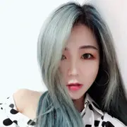 沉默已久的小婷子