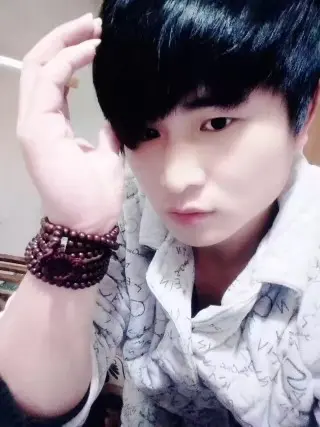 -小进进的主播照片
