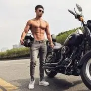 漠然回眸心痛间