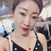 小萝莉，娜娜