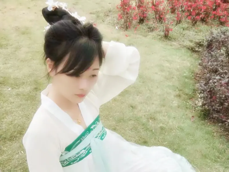 っღ.泡．沫。的主播照片