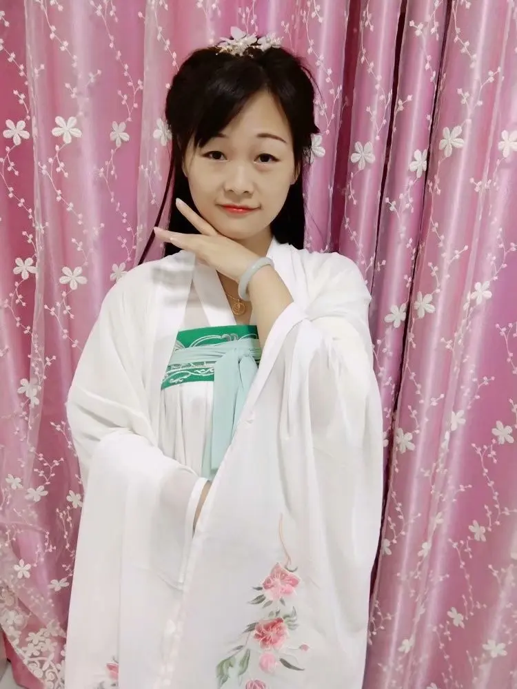 っღ.泡．沫。的主播照片