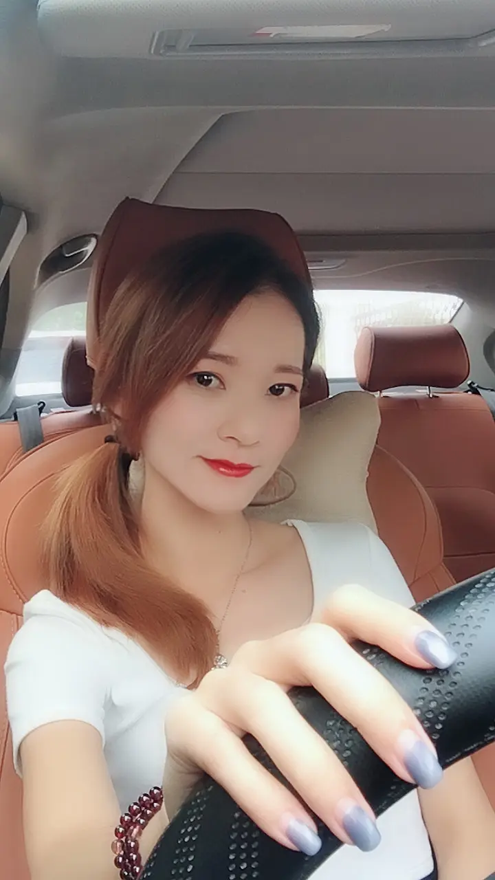 祺宝77的主播照片