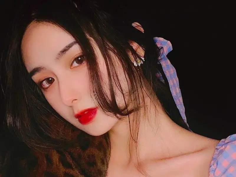 小十🍥肉团团的主播海报