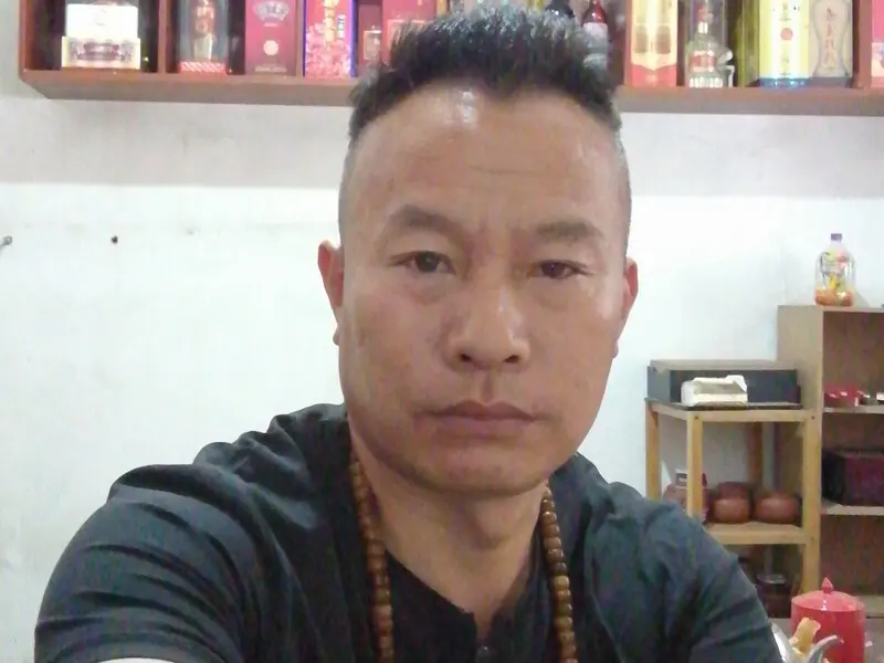 成银哥哥的主播海报