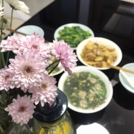🌻小七（安静唱歌）的图片