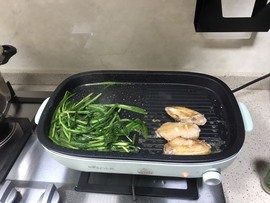 🌻小七（安静唱歌）的图片