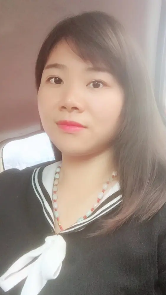 恋爱中的恋人的主播照片