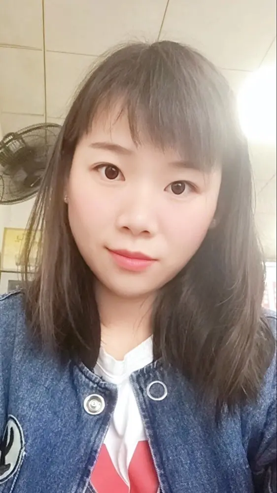 恋爱中的恋人的主播照片