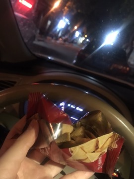 🌻小七（安静唱歌）的图片