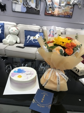🌻小七（安静唱歌）的图片