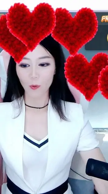现实✔差距的主播照片