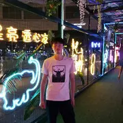 请叫我胡艺哥