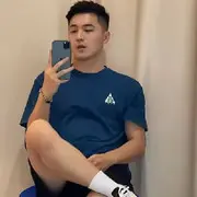飞在蓝天不是鸟、、
