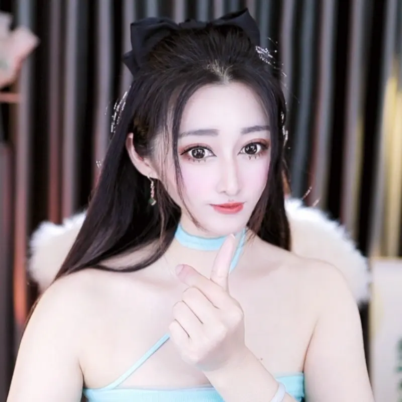 艾沫；九月求光的直播间