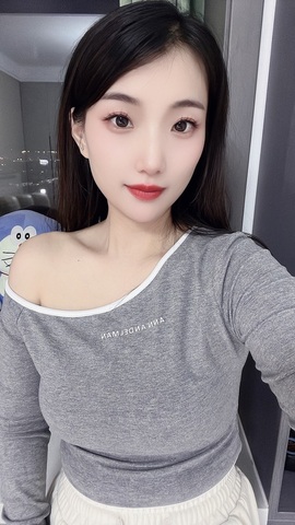馨儿💕求投喂的图片