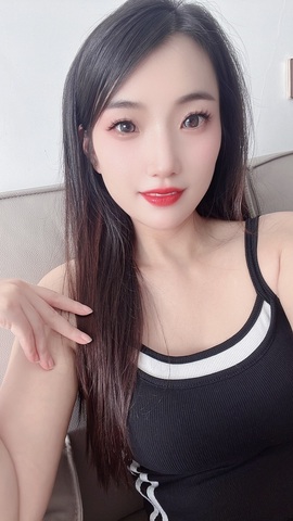 馨儿💕求投喂的图片