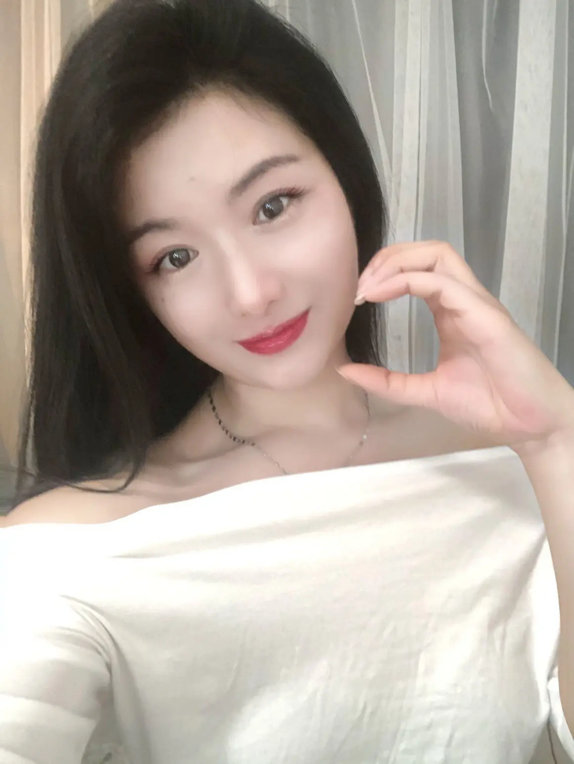 小静儿下个月播的主播照片