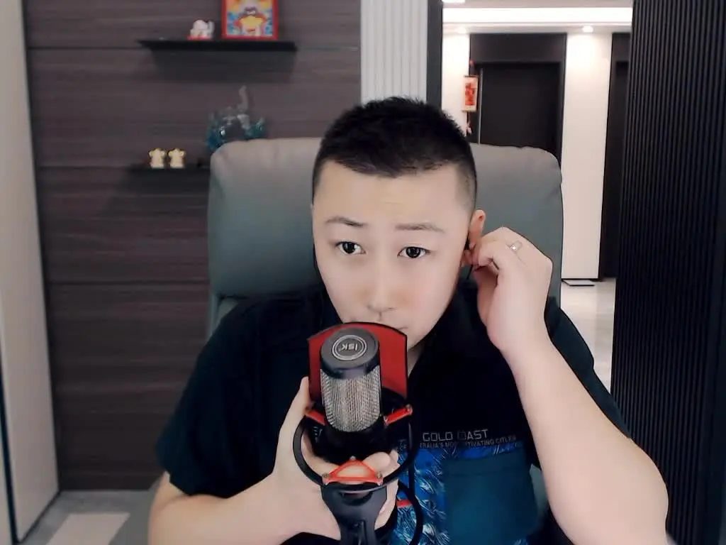 帮忙点点赞 哥哥们
