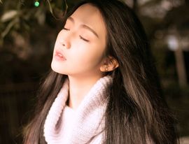 躲在角落的雪儿🍀的图片