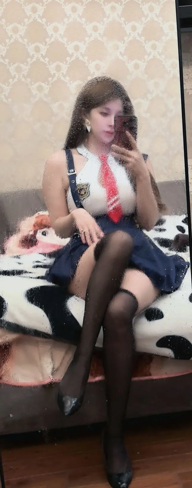 妍恩等一束光主播图片