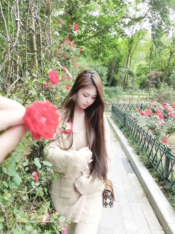 妖妖🍀渐入佳境主播图片