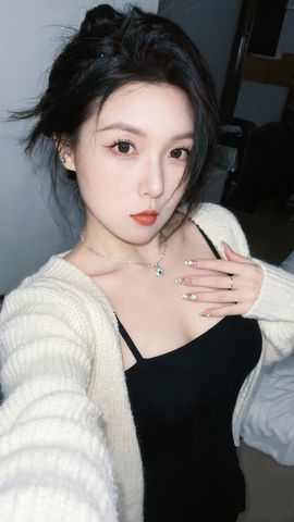 阳阳🍎饿死了都主播照片
