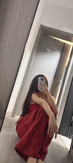 不敢说话的欢欢主播照片