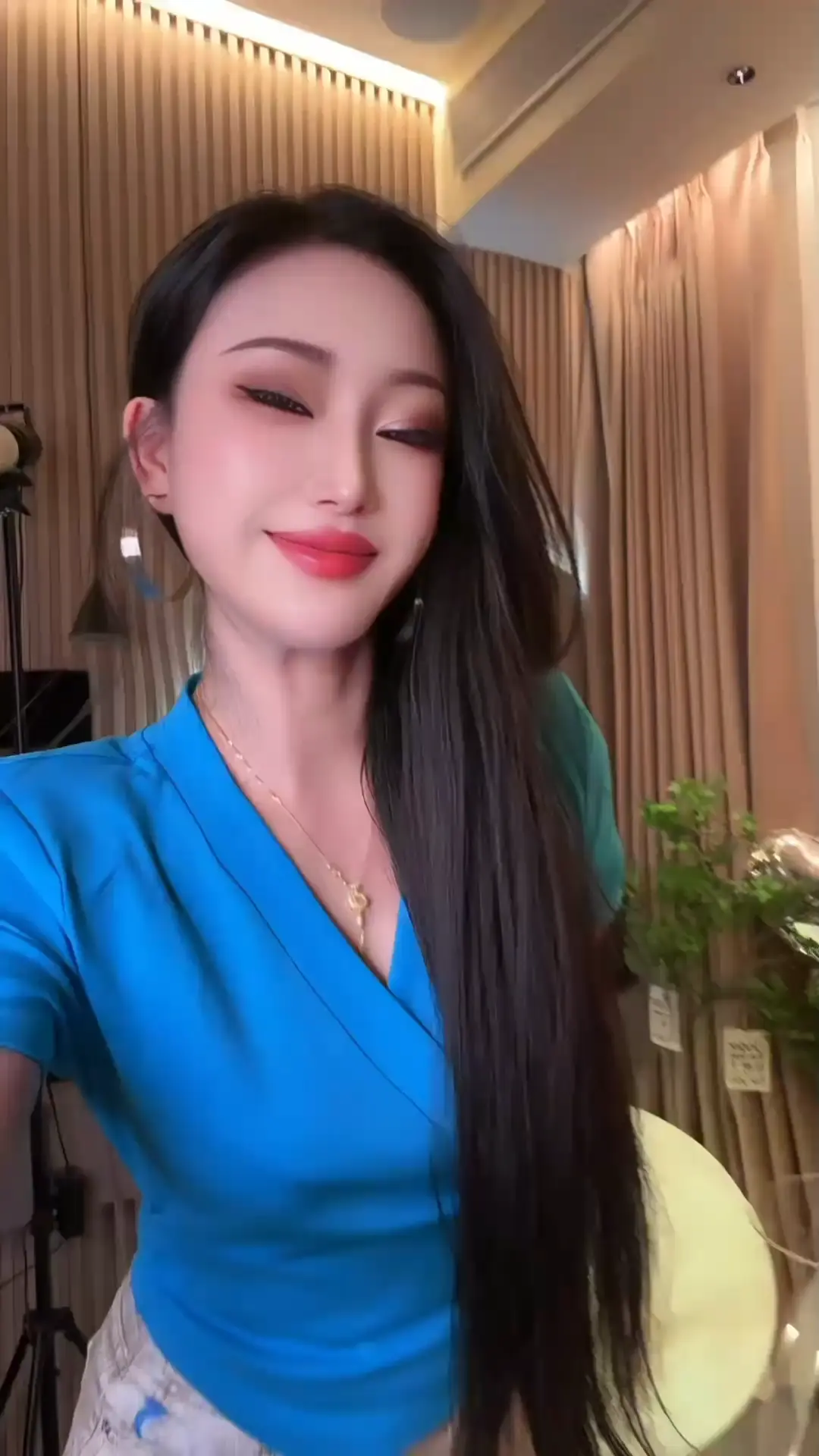 晚上七点半见/飞吻