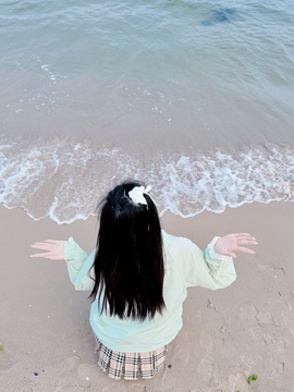 小小鱼🐬一点半播的图片
