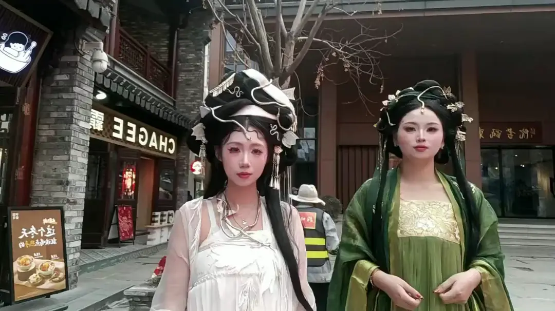 来自和朋友一起玩的一