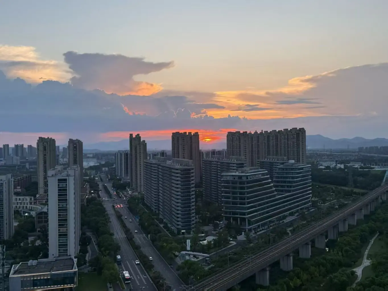温水煮青蛙～主播图片