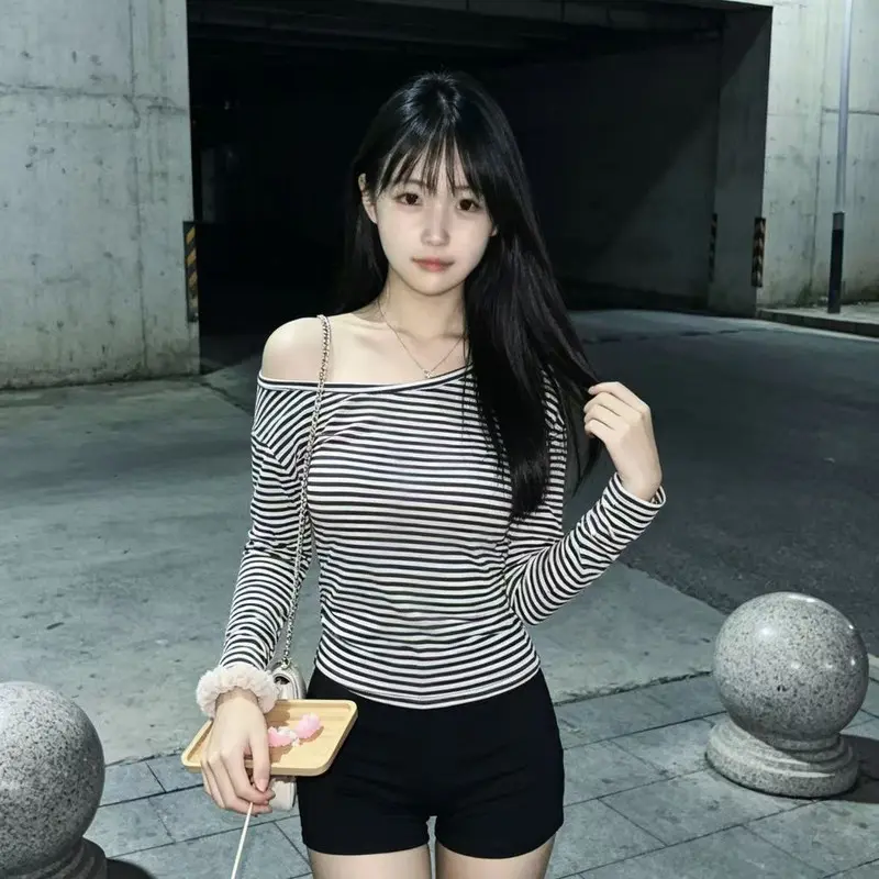 新人~小六.的主播海报